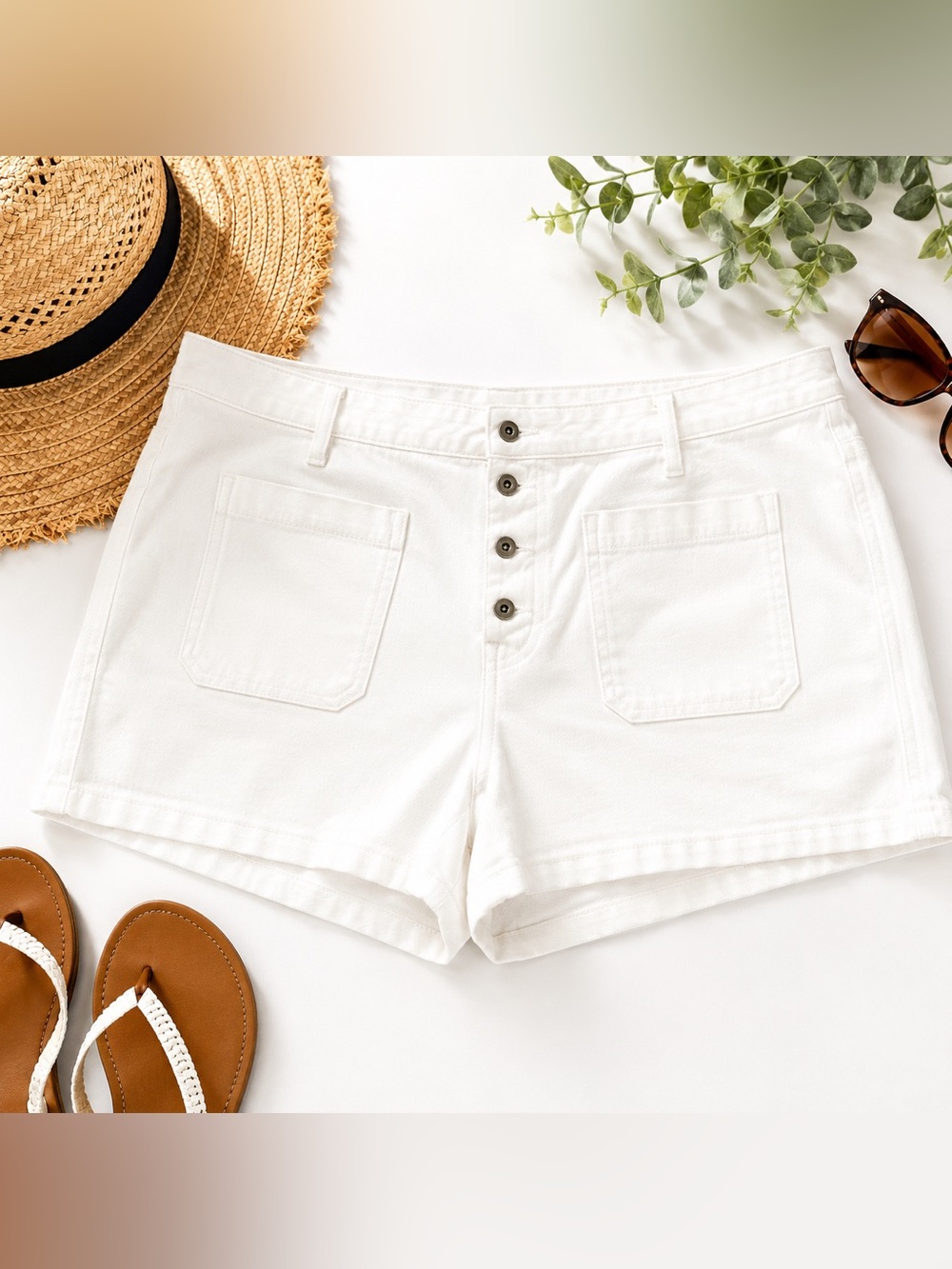 Old Navy White High Rise Exposed Button Fly Shorts Size 28
